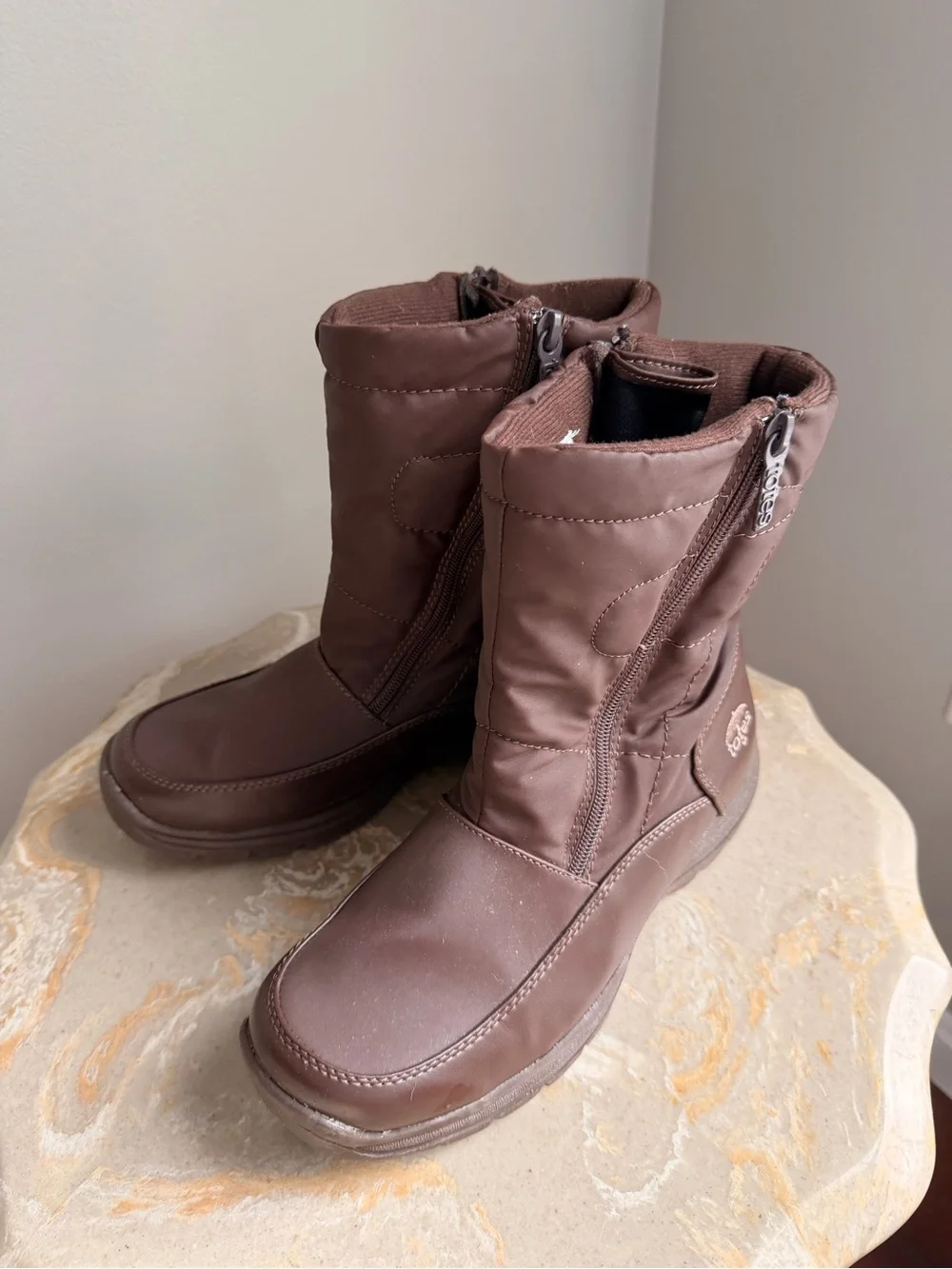 Totes Women’s 8 US Brown Winter Boots with Side Zipper UK 6.5 EU 40